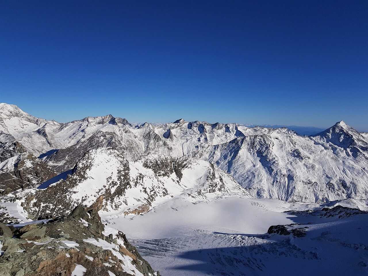 Saas Fee : ski pe crestele elvetiene